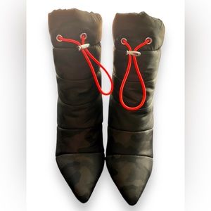 STEVE MADDEN NEVER WORN BOOTIES!